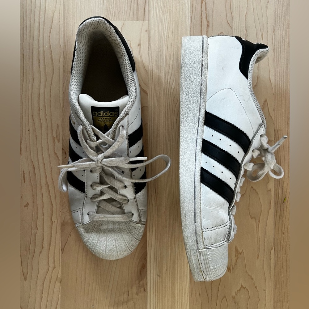 Adidas superstars in good condition